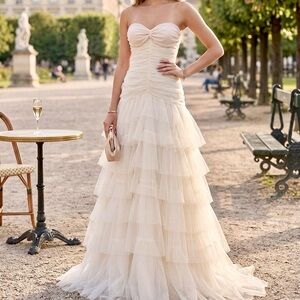 B. SMART Cream Multi-Layered Tulle Prom Gala Bridal Gown - Stretchy Like New 7/8